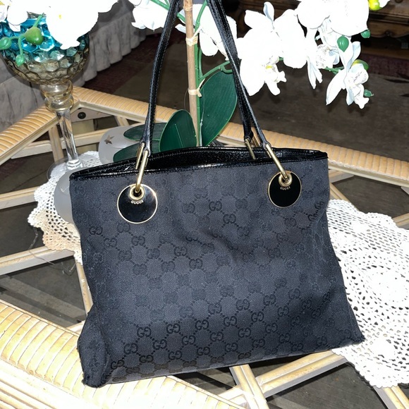 Gucci Handbags - 🖤💛 Gucci Tote Bag 🖤💛
